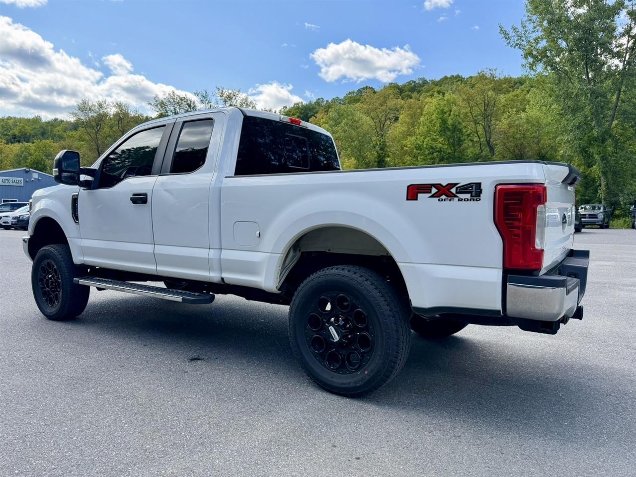 Ford F-250 SD XL SuperCab 4WD 2018
