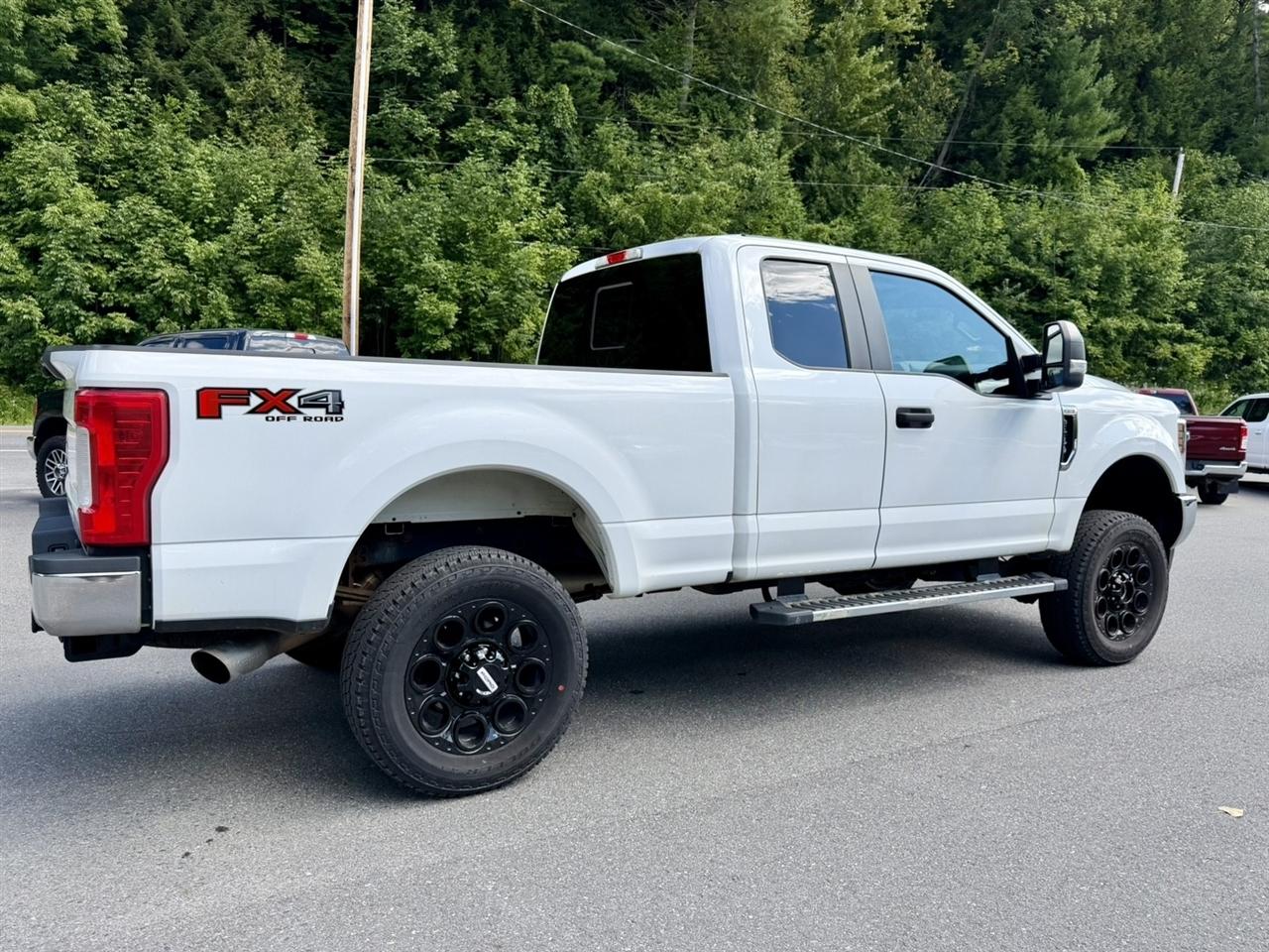 Ford F-250 SD XL SuperCab 4WD 2018