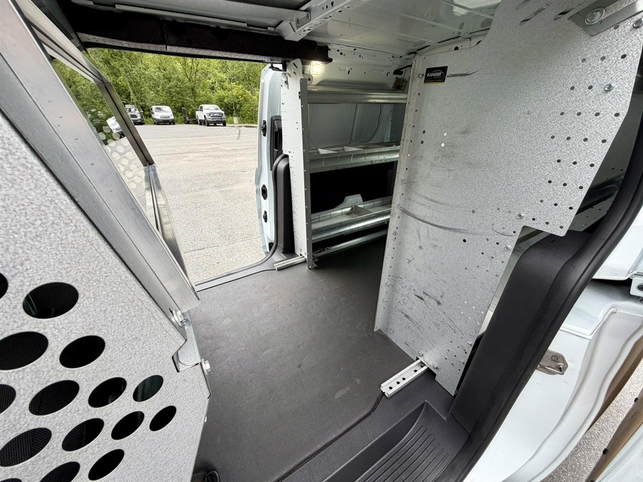 Ford Transit Connect Cargo Van XL LWB w/Rear Liftgate 2017