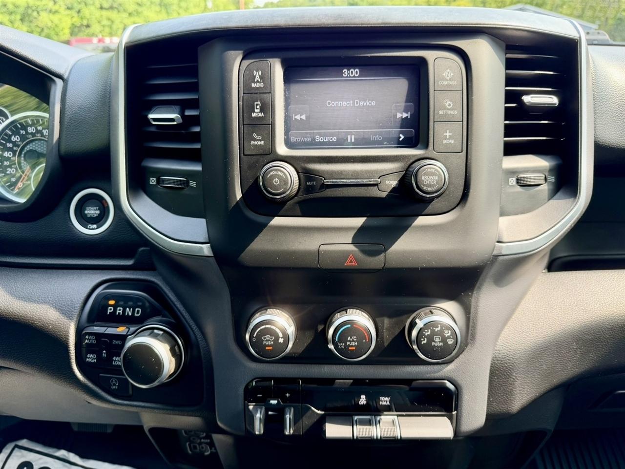 RAM 1500 Big Horn Crew Cab SWB 4WD 2022