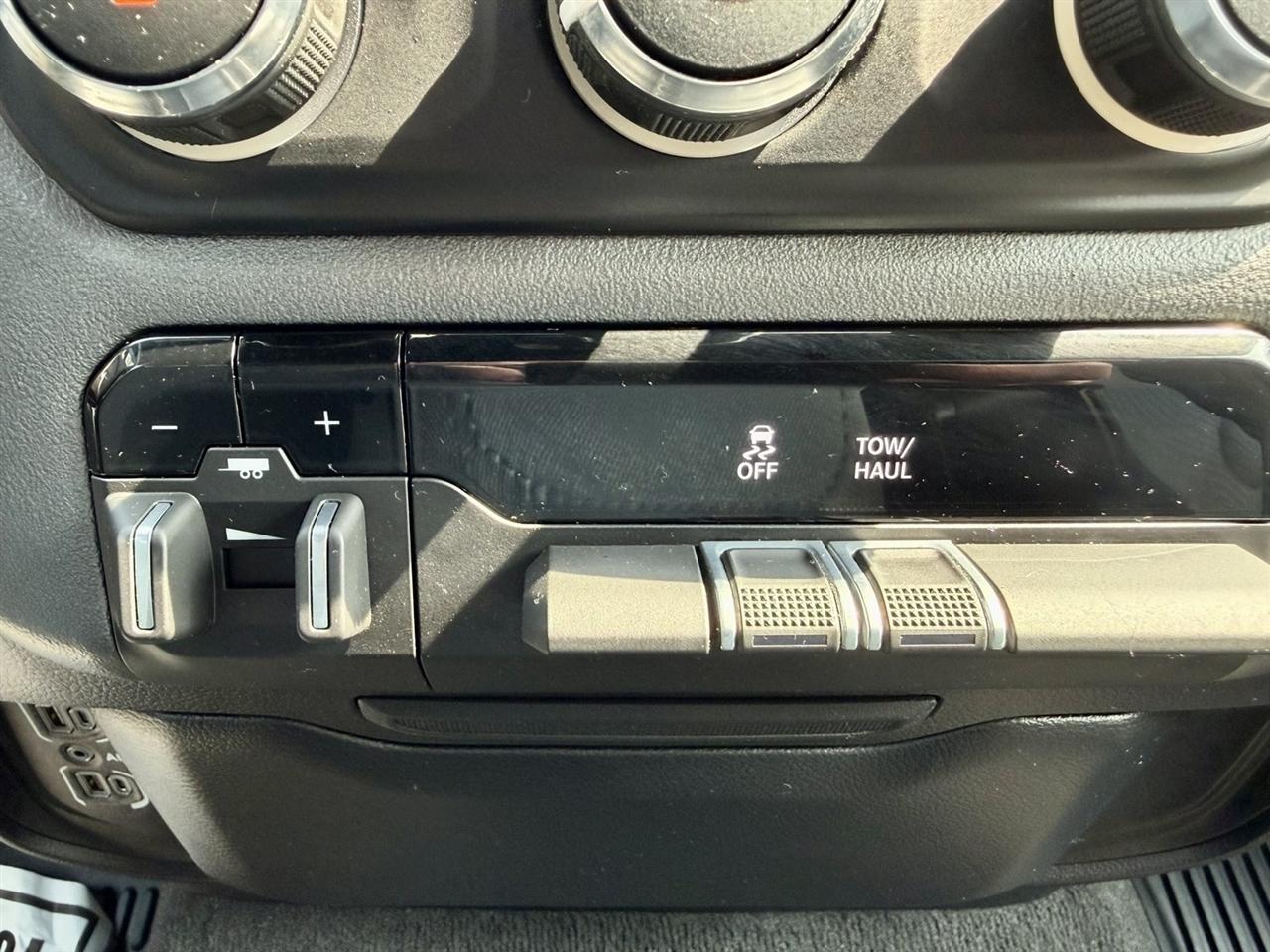 RAM 1500 Big Horn Crew Cab SWB 4WD 2022