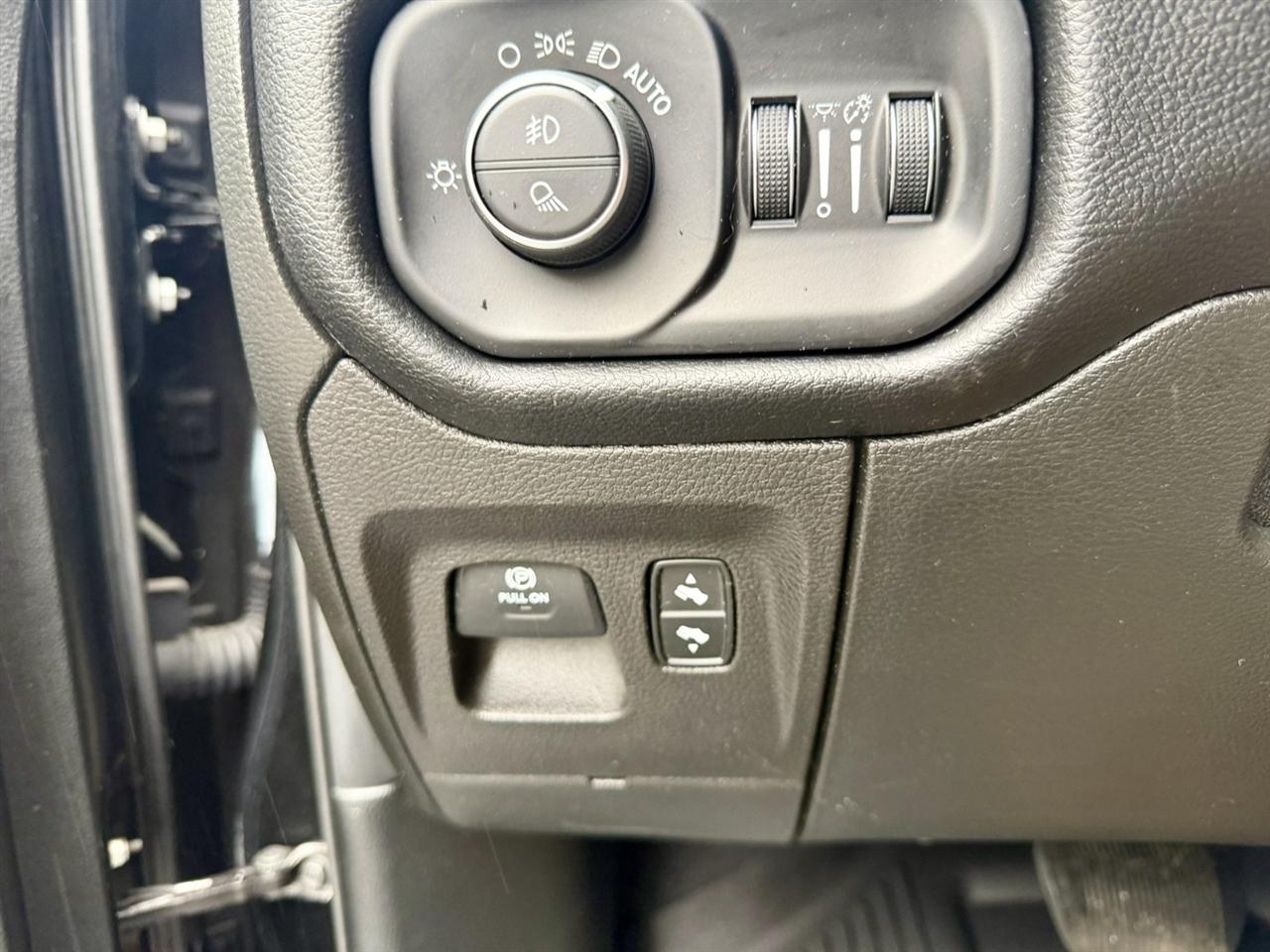 RAM 1500 Big Horn Crew Cab SWB 4WD 2019