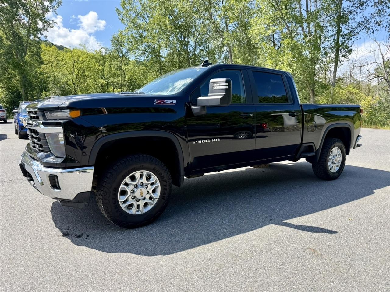 Chevrolet Silverado 2500HD LT Crew Cab Long Box 4WD 2024