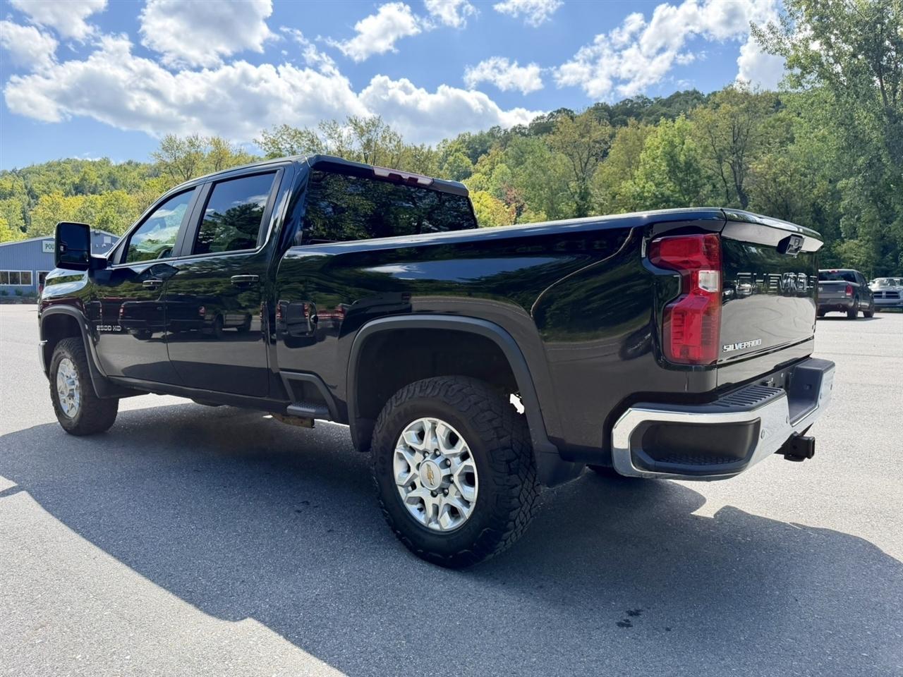 Chevrolet Silverado 2500HD LT Crew Cab Long Box 4WD 2024