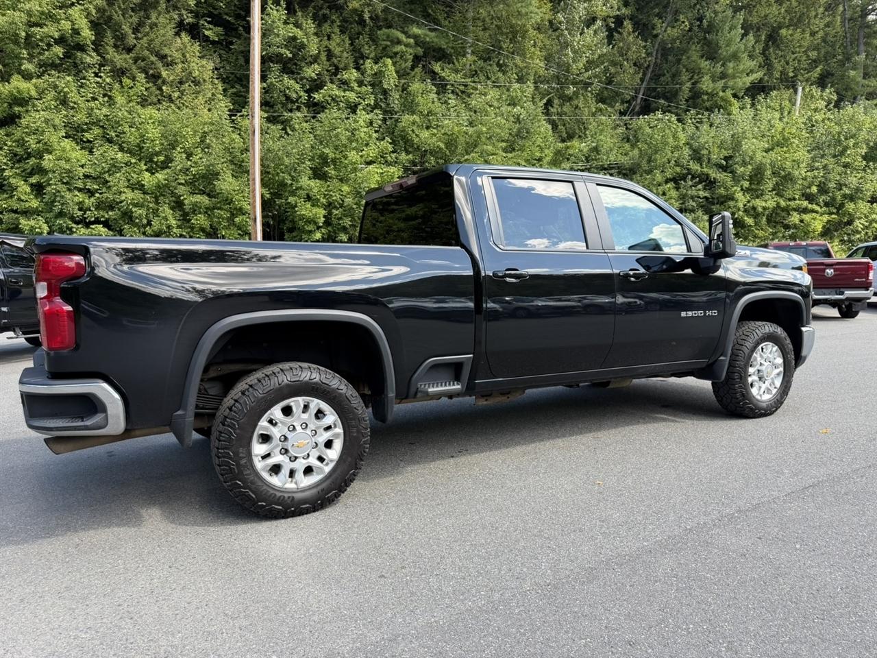 Chevrolet Silverado 2500HD LT Crew Cab Long Box 4WD 2024