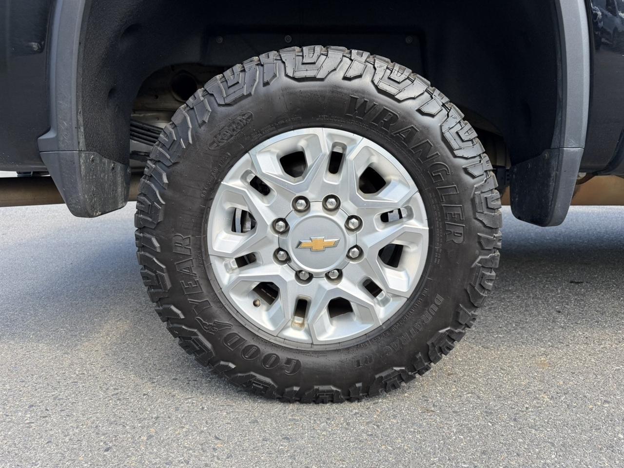 Chevrolet Silverado 2500HD LT Crew Cab Long Box 4WD 2024