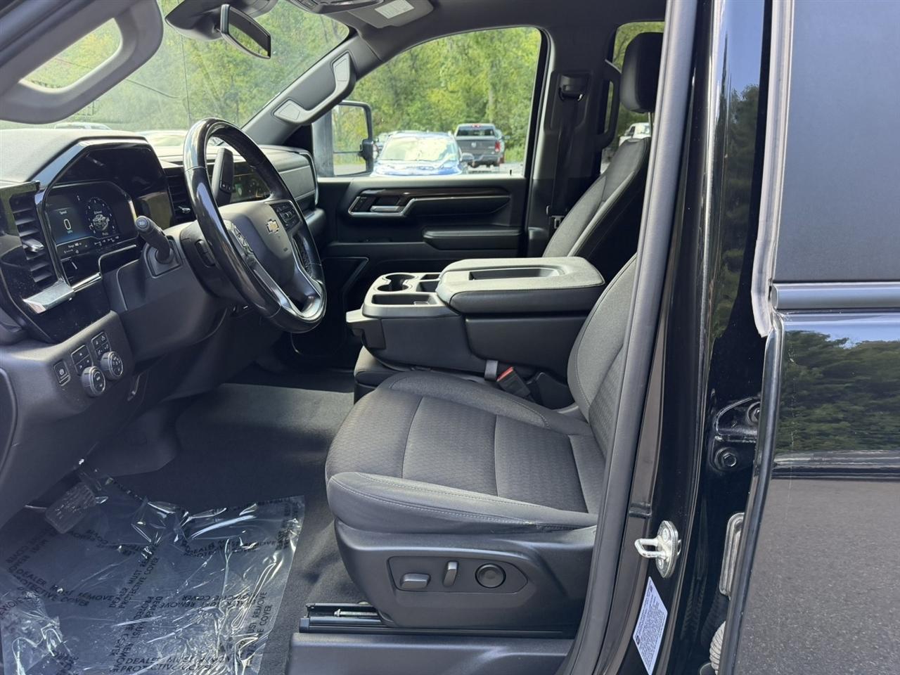 Chevrolet Silverado 2500HD LT Crew Cab Long Box 4WD 2024