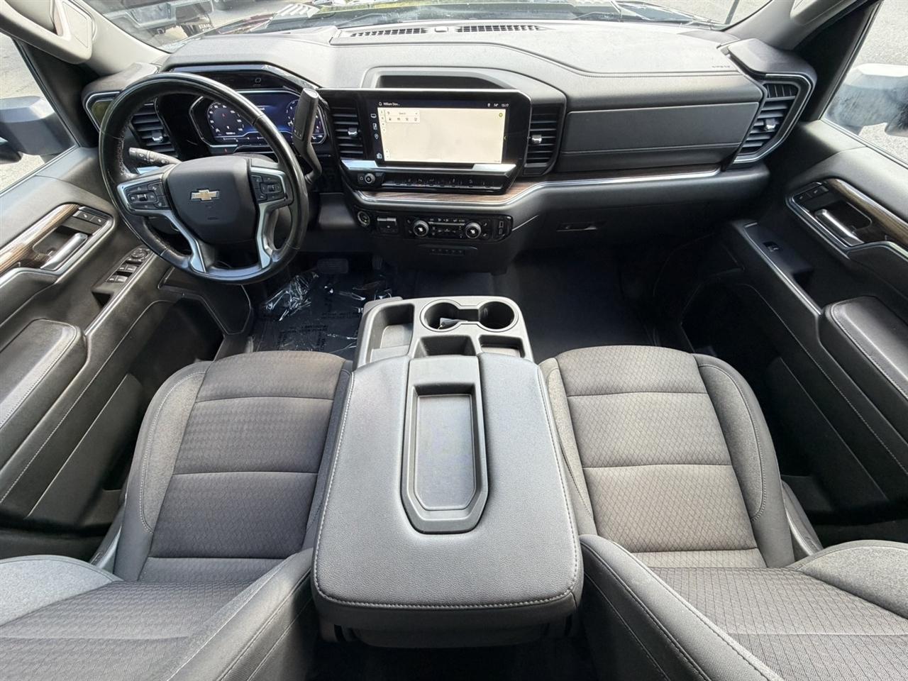 Chevrolet Silverado 2500HD LT Crew Cab Long Box 4WD 2024