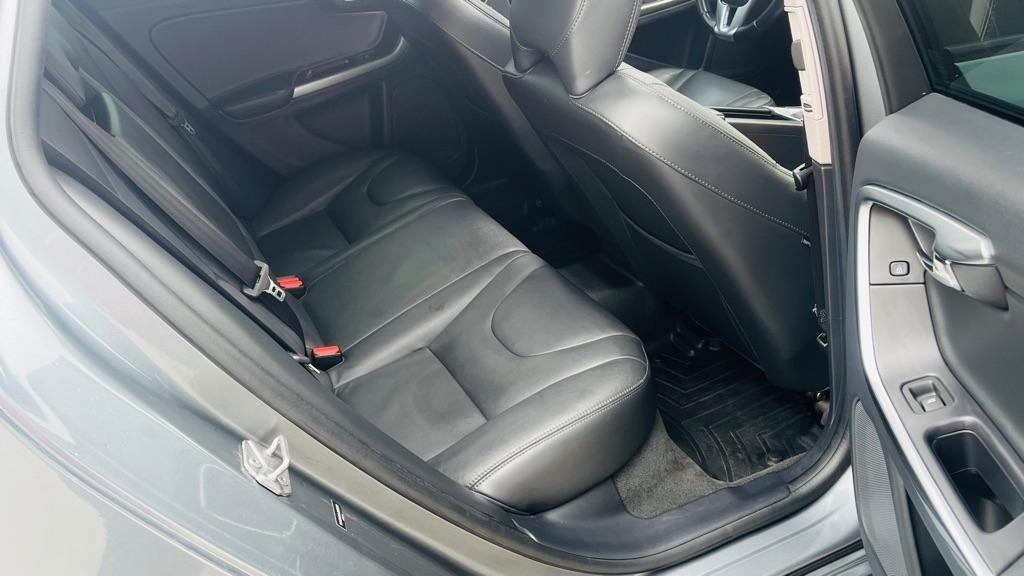 Volvo V60 Cross Country  2018