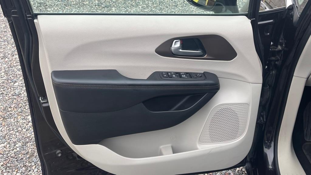 Chrysler Pacifica  2017