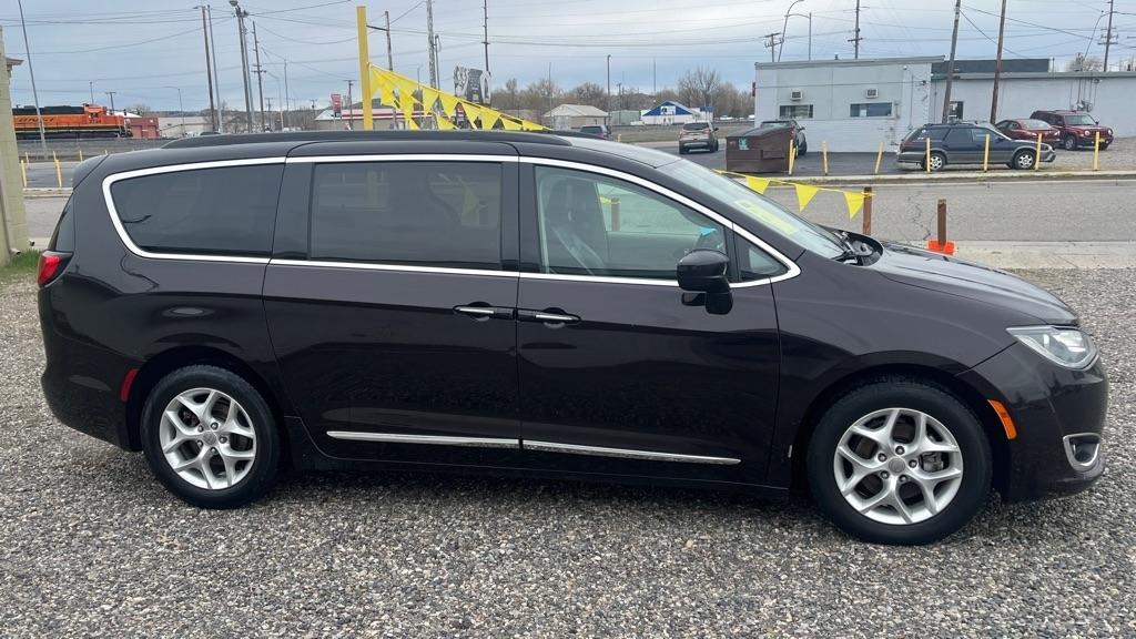 Chrysler Pacifica  2017