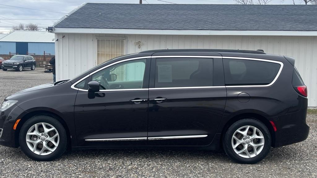 Chrysler Pacifica  2017