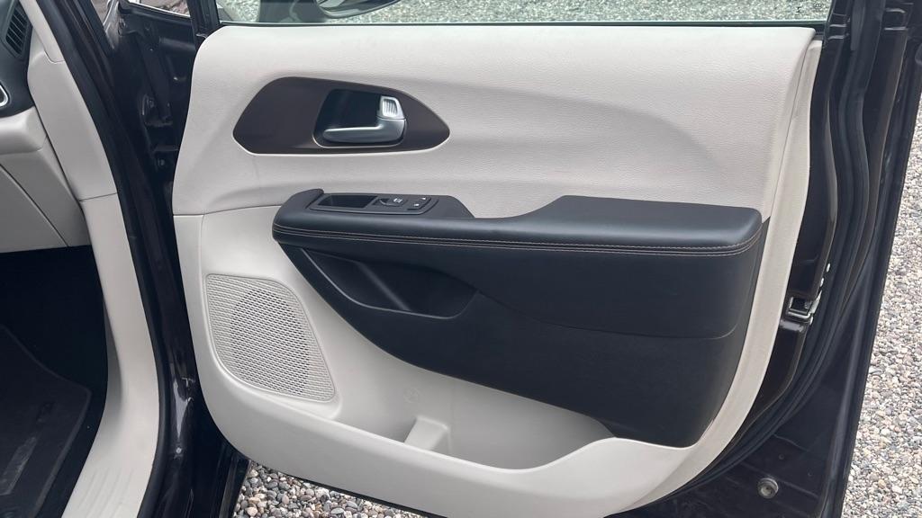 Chrysler Pacifica  2017