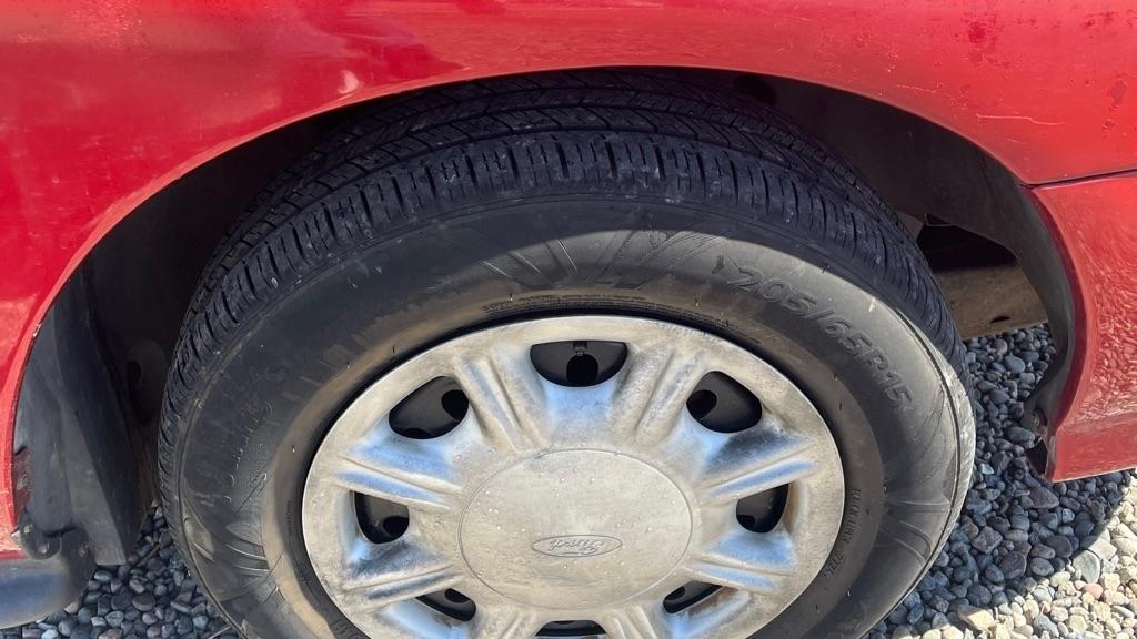 Ford Taurus Wagon  1998