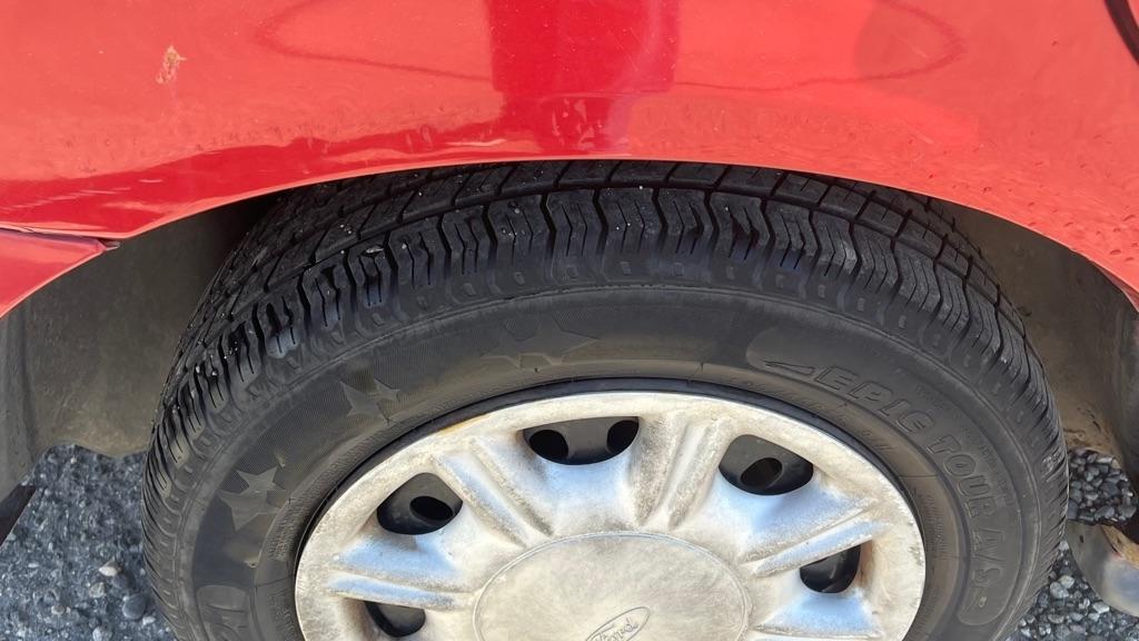 Ford Taurus Wagon  1998