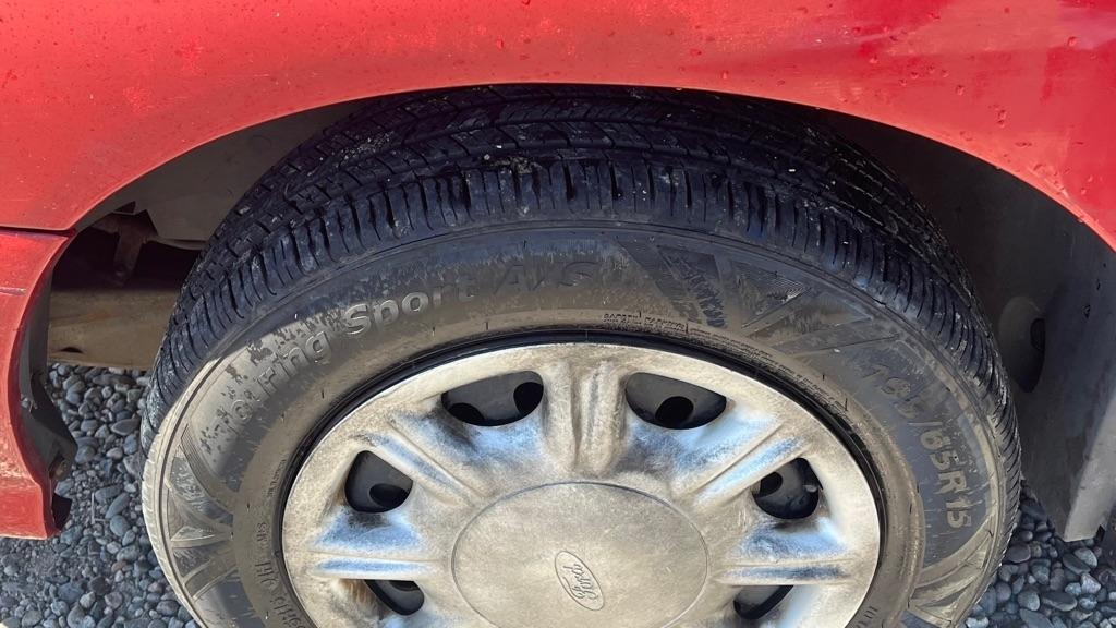 Ford Taurus Wagon  1998