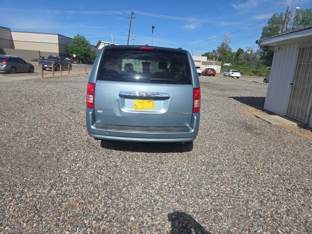 Chrysler Town & Country  2010