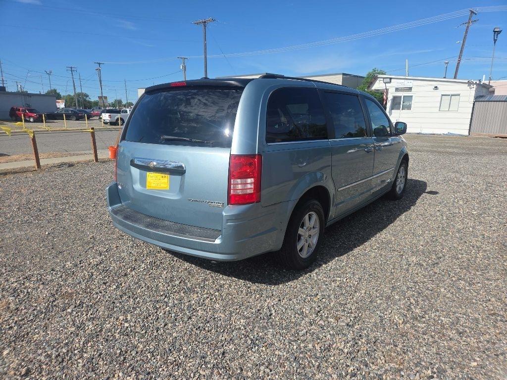 Chrysler Town & Country  2010