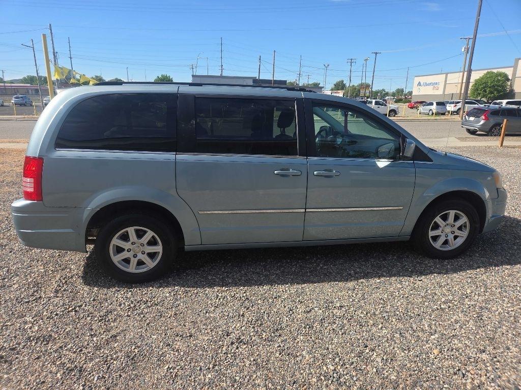 Chrysler Town & Country  2010