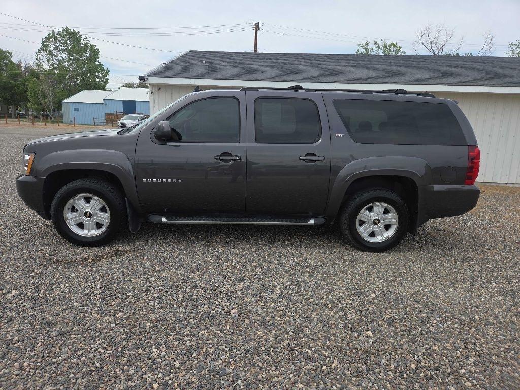 Chevrolet Suburban  2010
