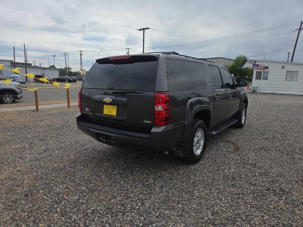 Chevrolet Suburban  2010