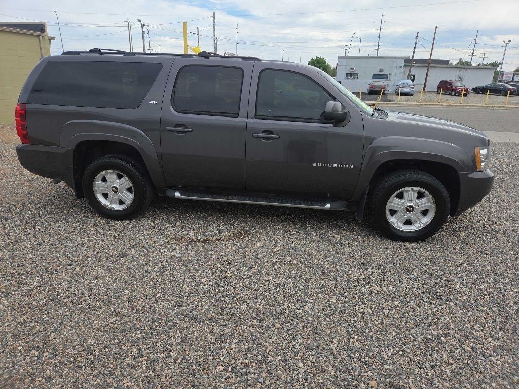 Chevrolet Suburban  2010