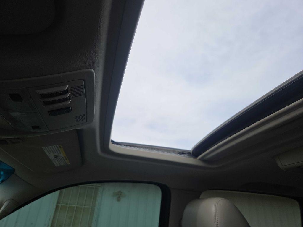 Chevrolet Suburban  2010