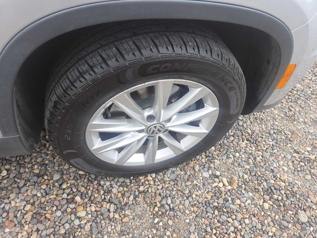 Volkswagen Tiguan  2015