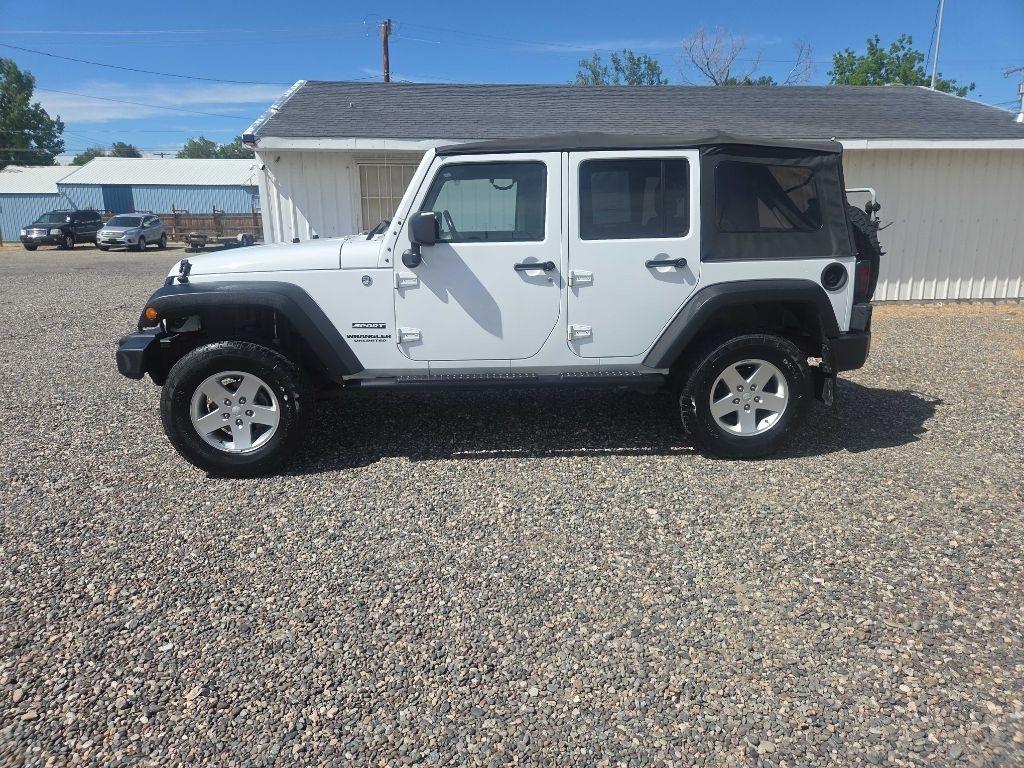 Jeep Wrangler  2011