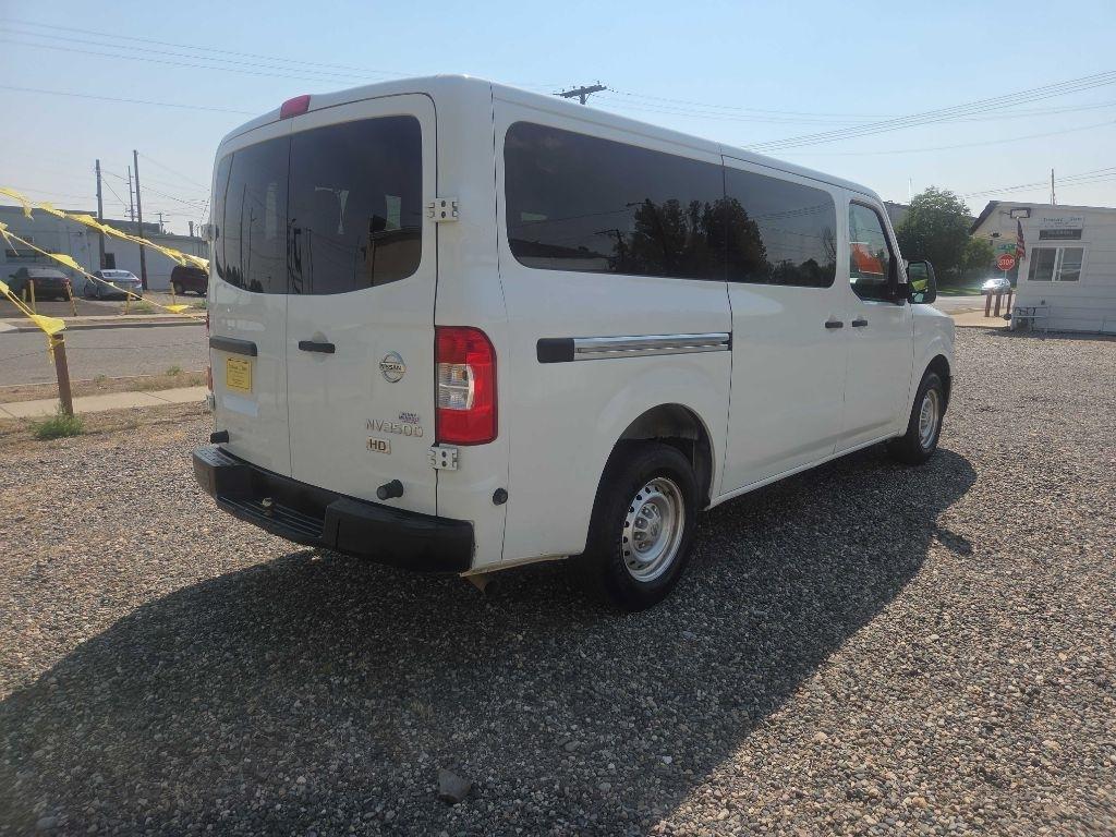 Nissan NV Passenger  2016
