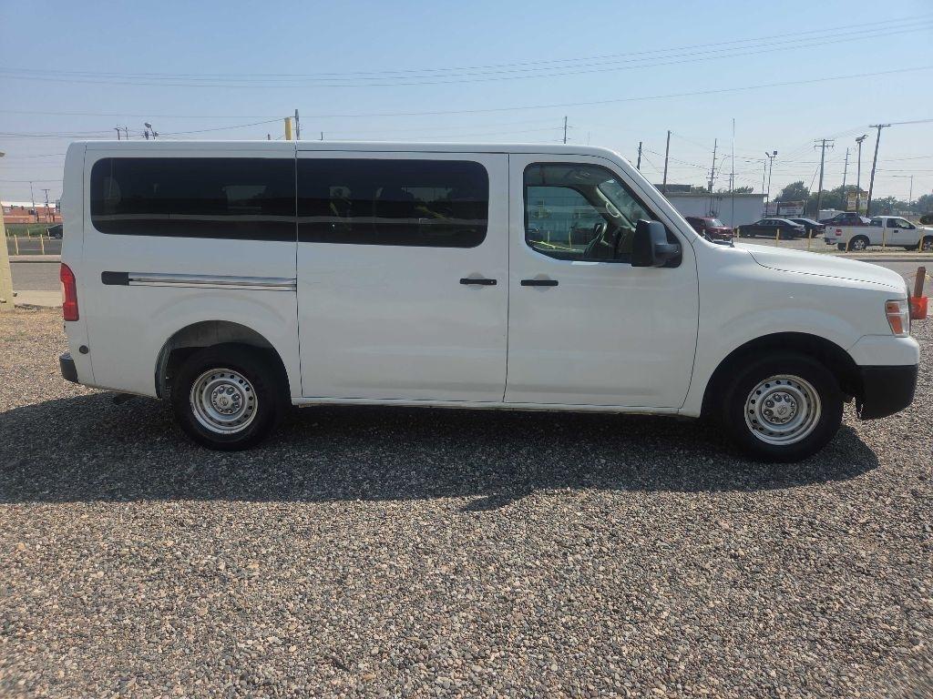 Nissan NV Passenger  2016