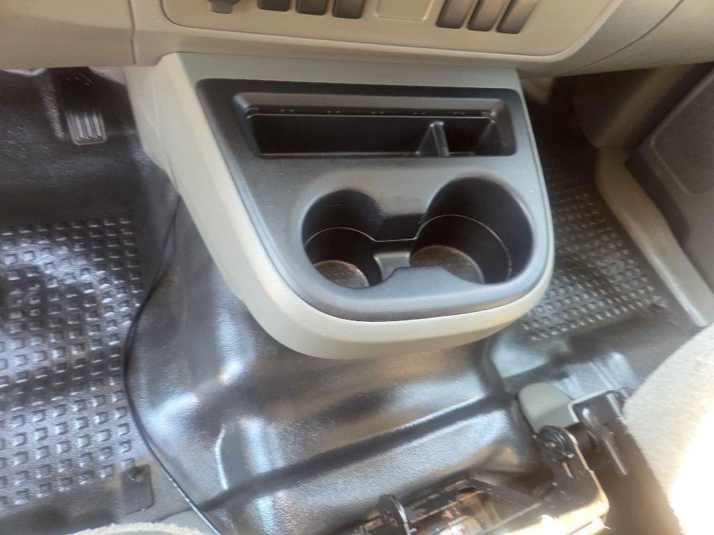 Nissan NV Passenger  2016