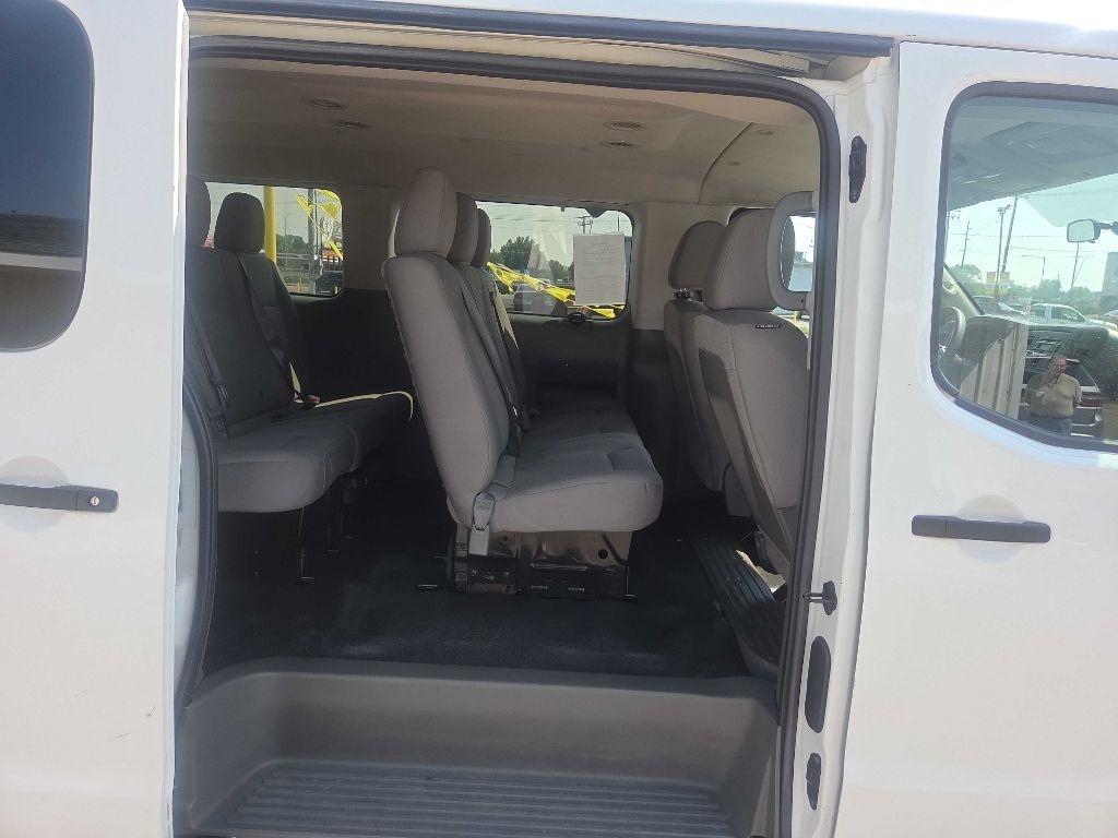 Nissan NV Passenger  2016