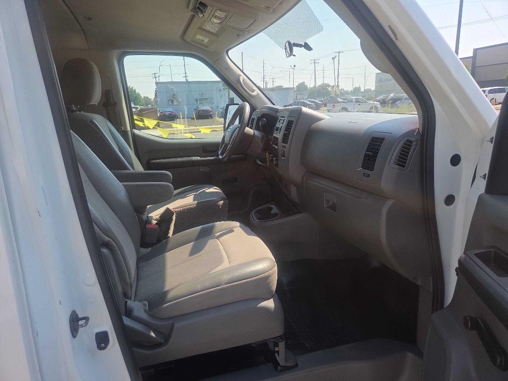 Nissan NV Passenger  2016