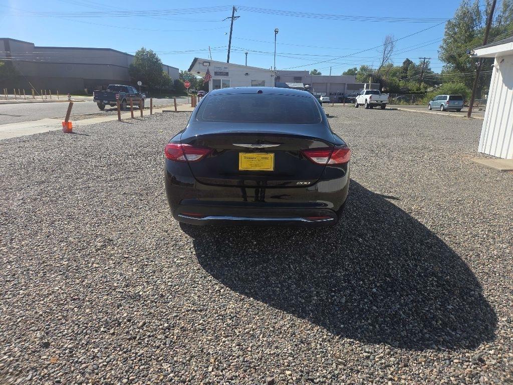 Chrysler 200  2015