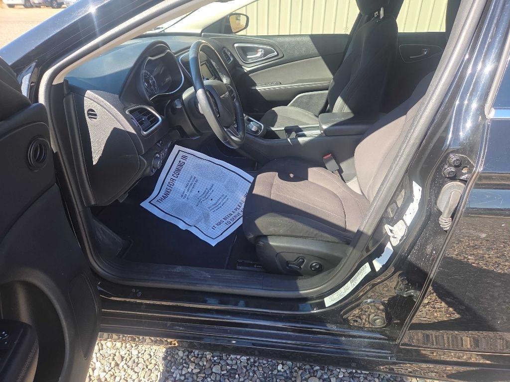 Chrysler 200  2015