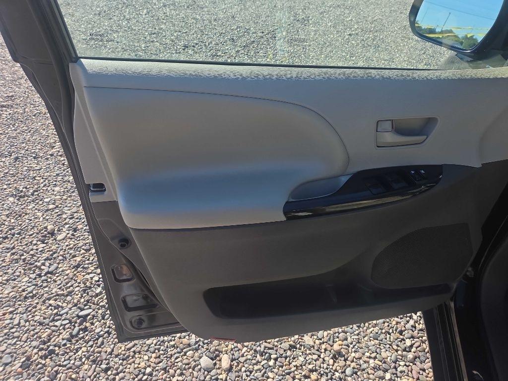 Toyota Sienna  2014