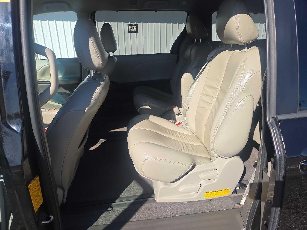 Toyota Sienna  2014
