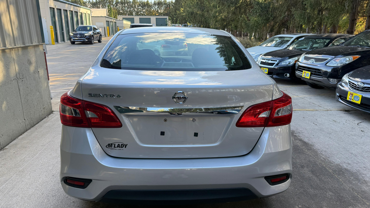 Nissan Sentra S 6MT 2017