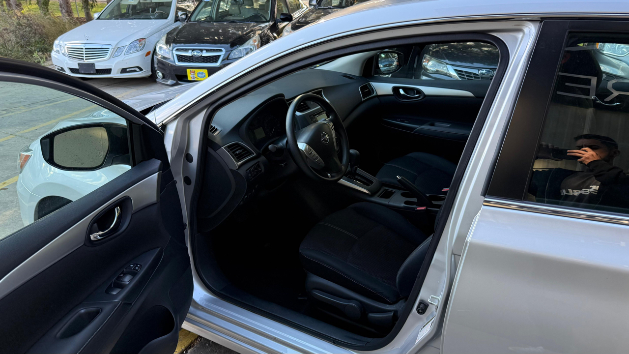 Nissan Sentra S 6MT 2017