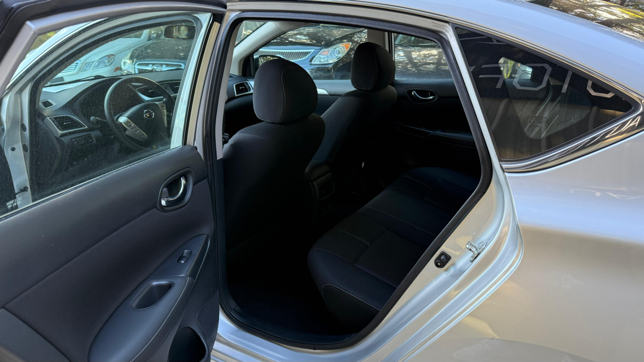 Nissan Sentra S 6MT 2017