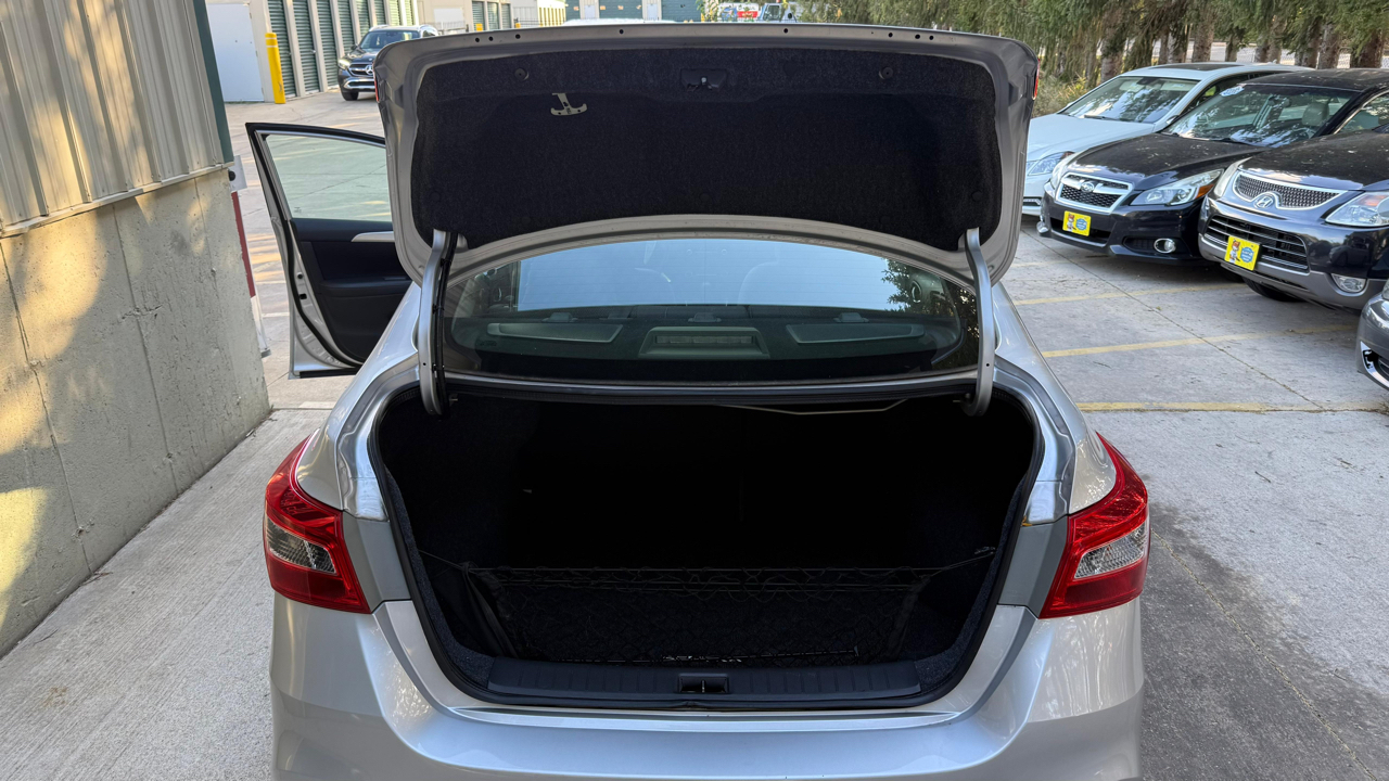 Nissan Sentra S 6MT 2017