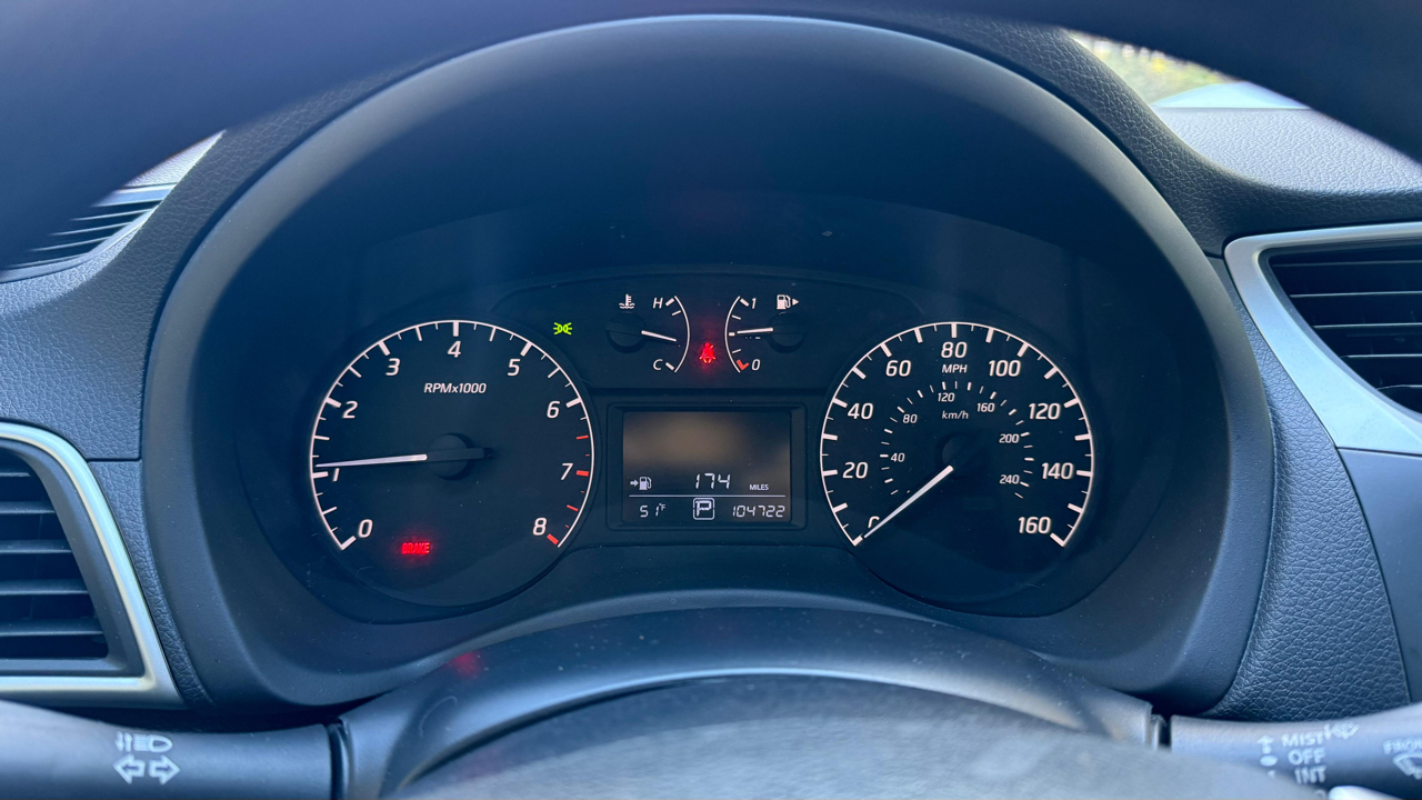 Nissan Sentra S 6MT 2017