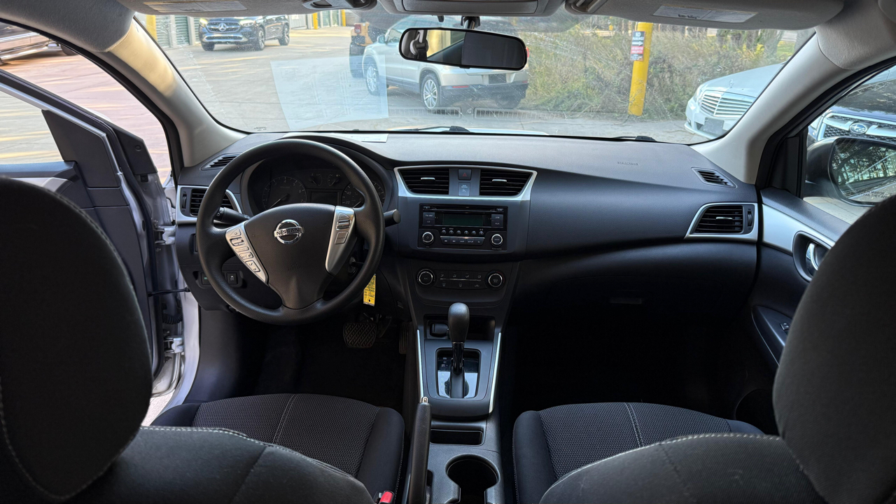 Nissan Sentra S 6MT 2017