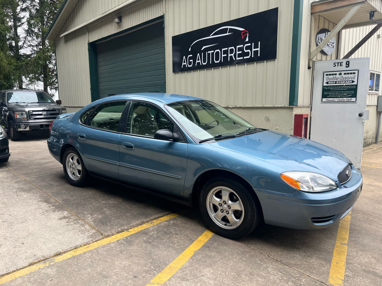 Ford Taurus SE 2006
