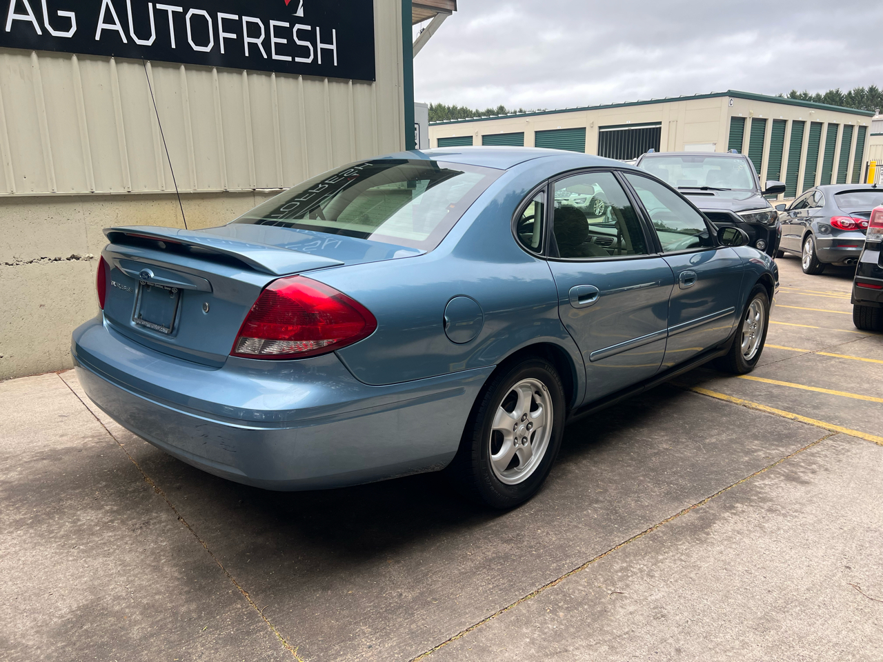 Ford Taurus SE 2006