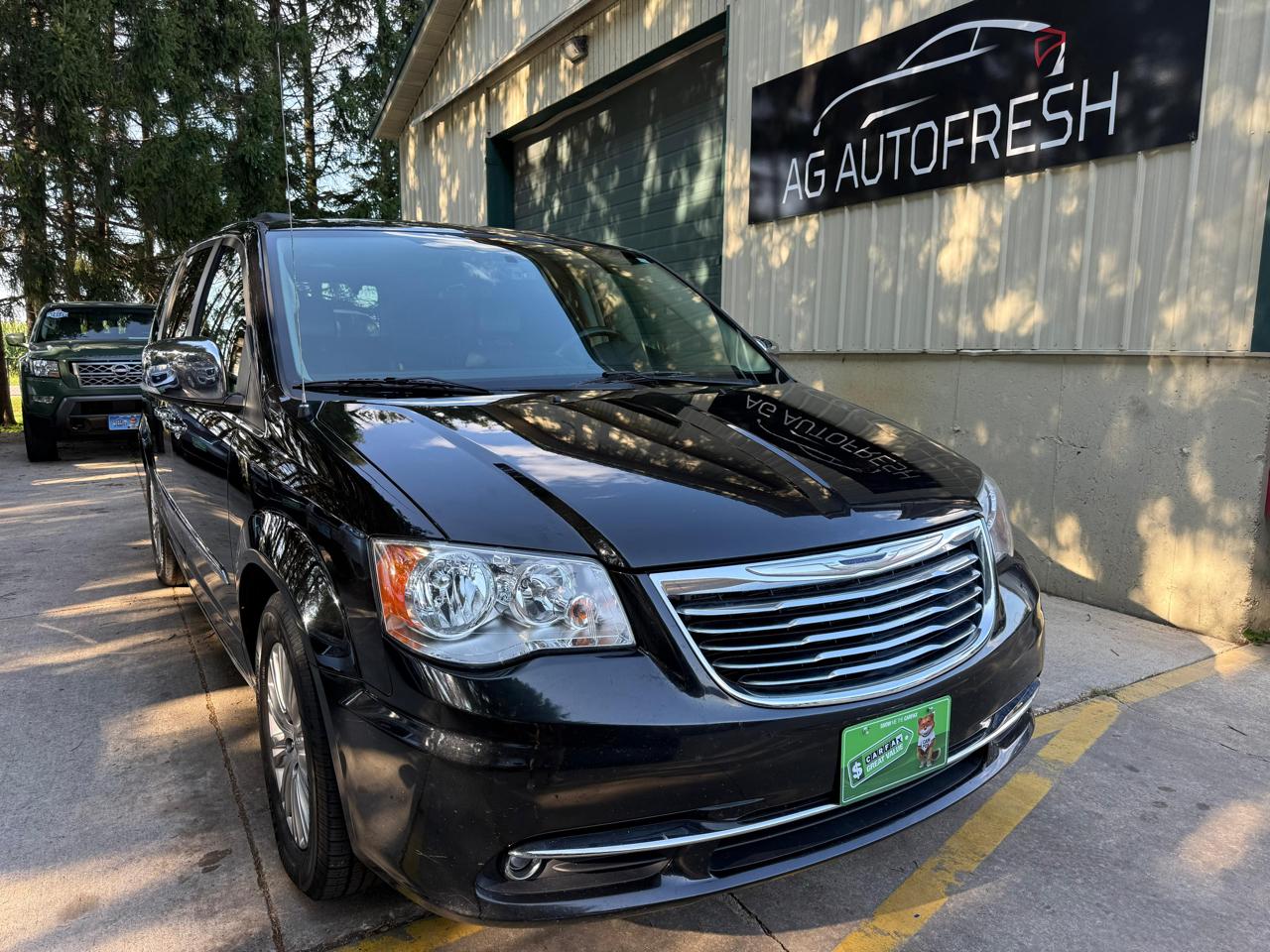 2016 Chrysler Town & Country Touring-L