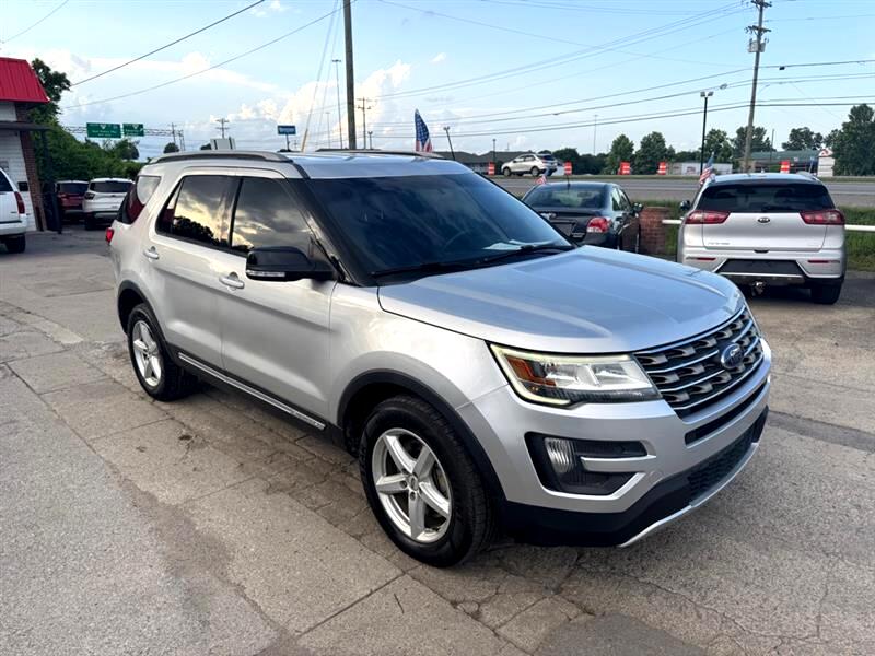 2016 Ford Explorer XLT photo 3