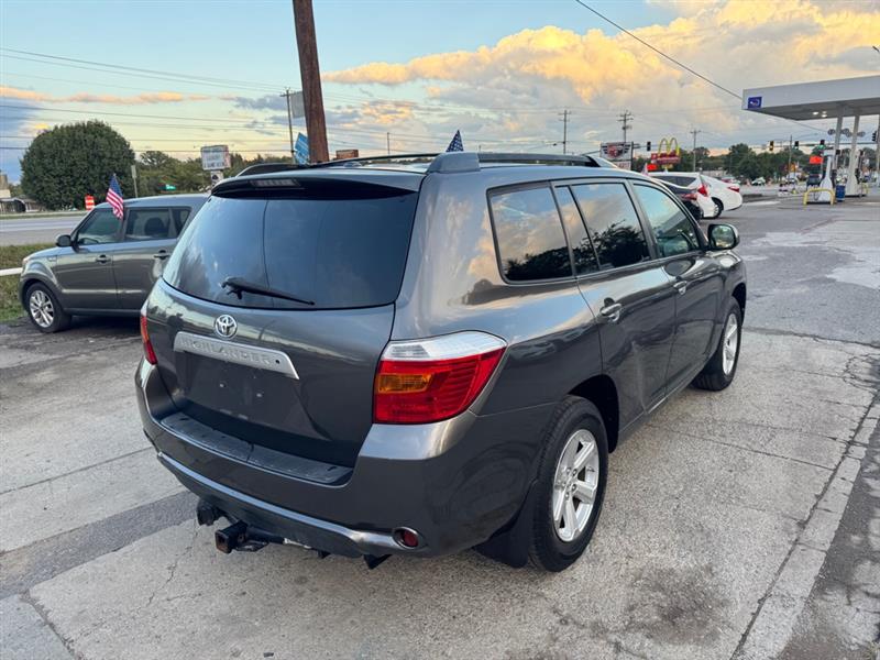 2010 Toyota Highlander SE photo 3