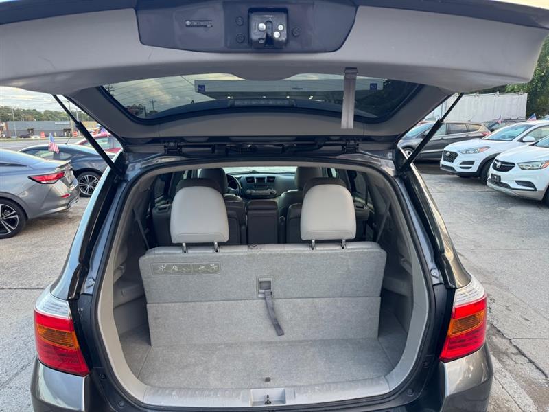 2010 Toyota Highlander SE photo 6